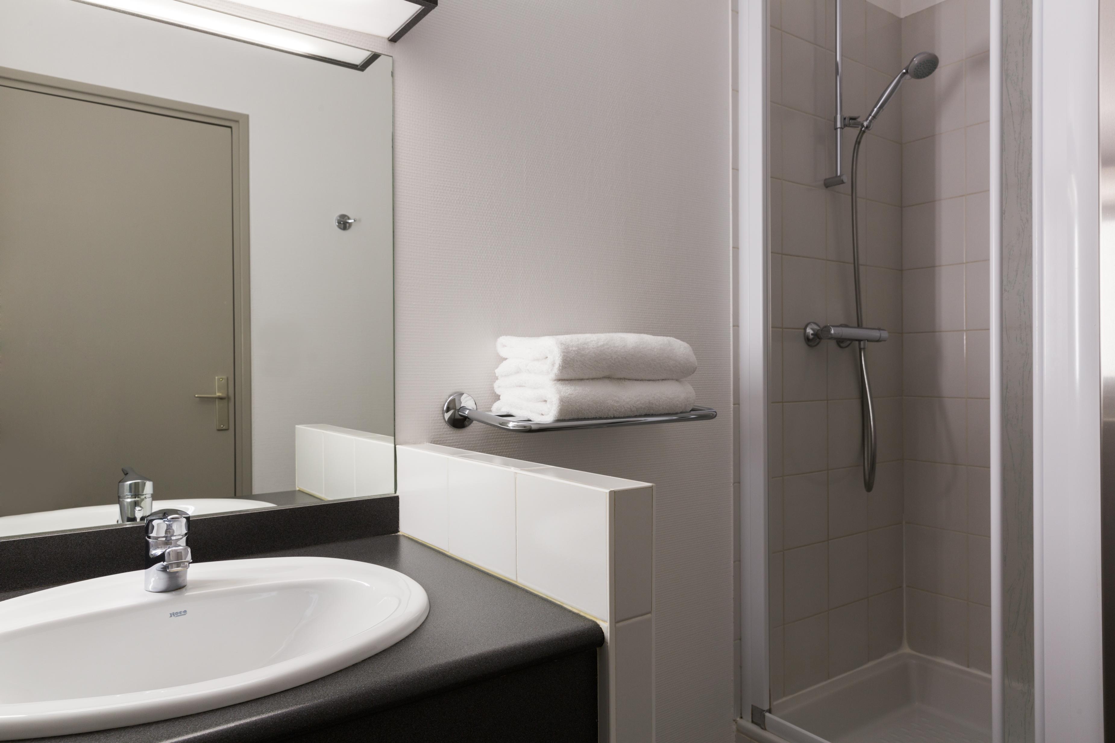 Hotel The Originals City, Alizea, Le Mans Nord 3*